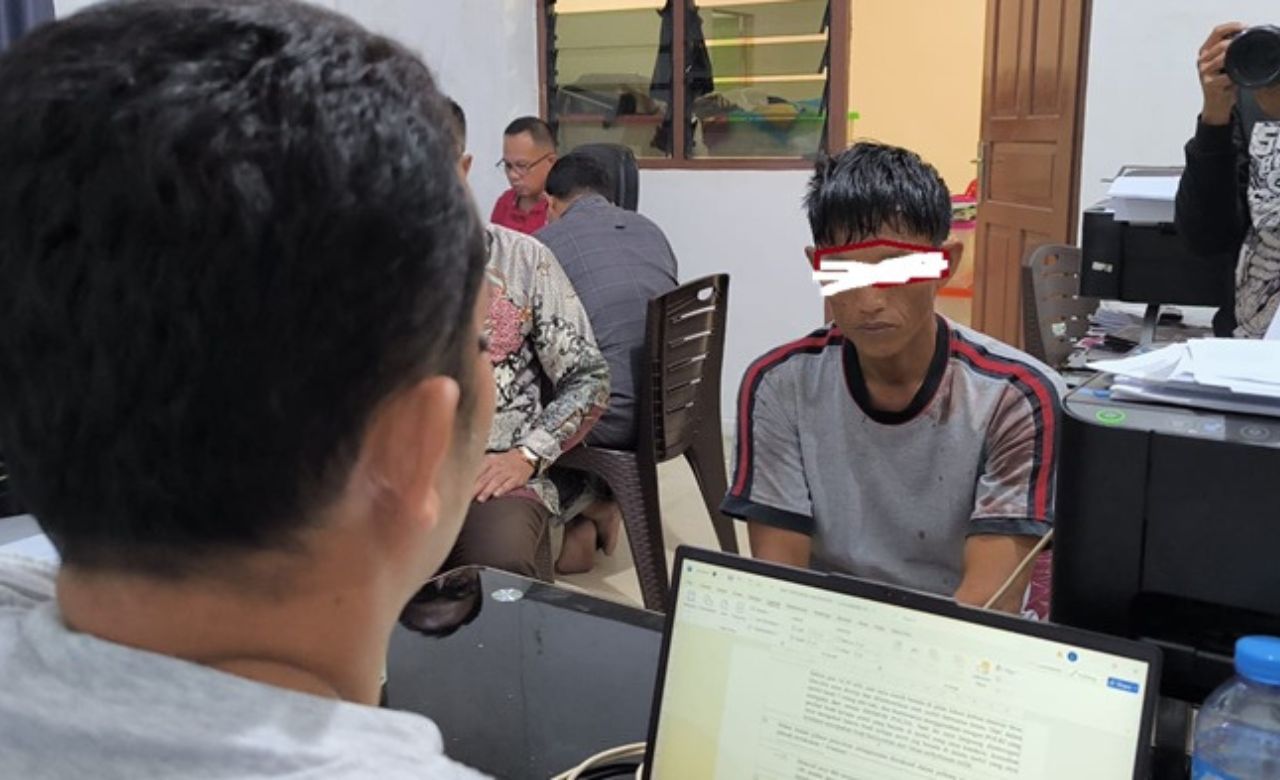 Foto: Viral Sumsel -Tersangka pencuri sawit-